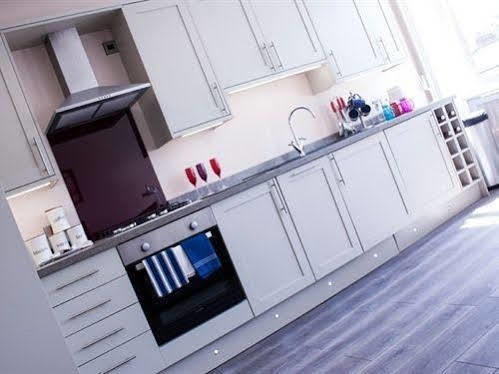 Lux Aparts Wakefield Central Esterno foto